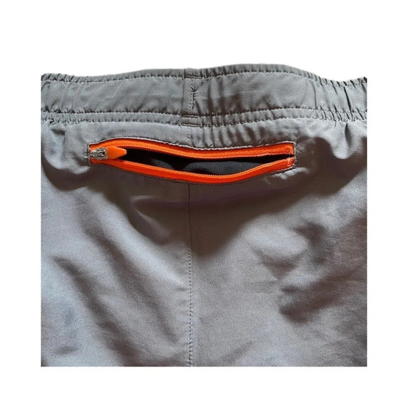 Under Armour Men’s Large Dark gray and orange fitted Athletic Shorts​​ - Picture 5 of 10